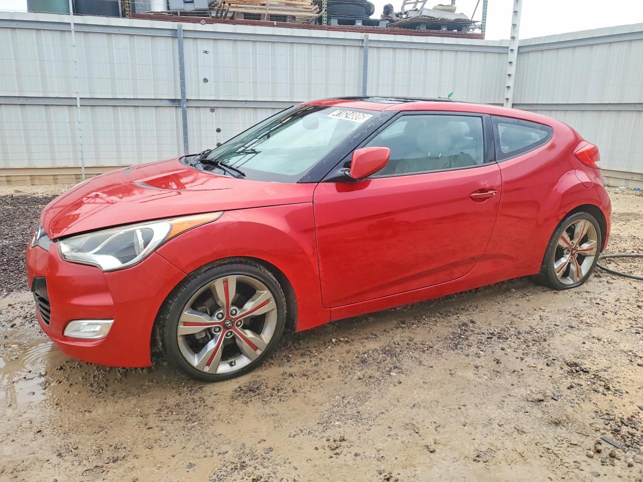Salvage Hyundai VELOSTER Image
