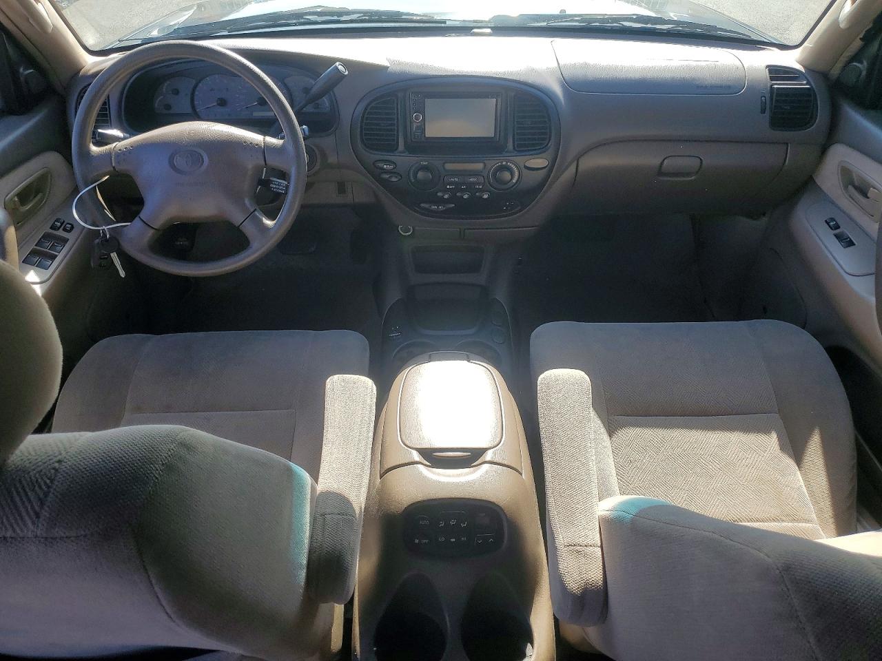 Toyota Sequoia Sr5