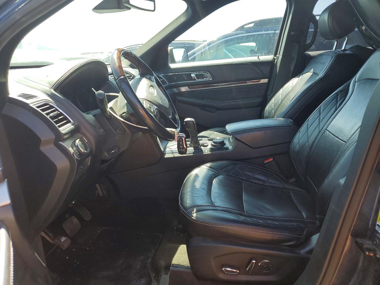 Ford Explorer Platinum