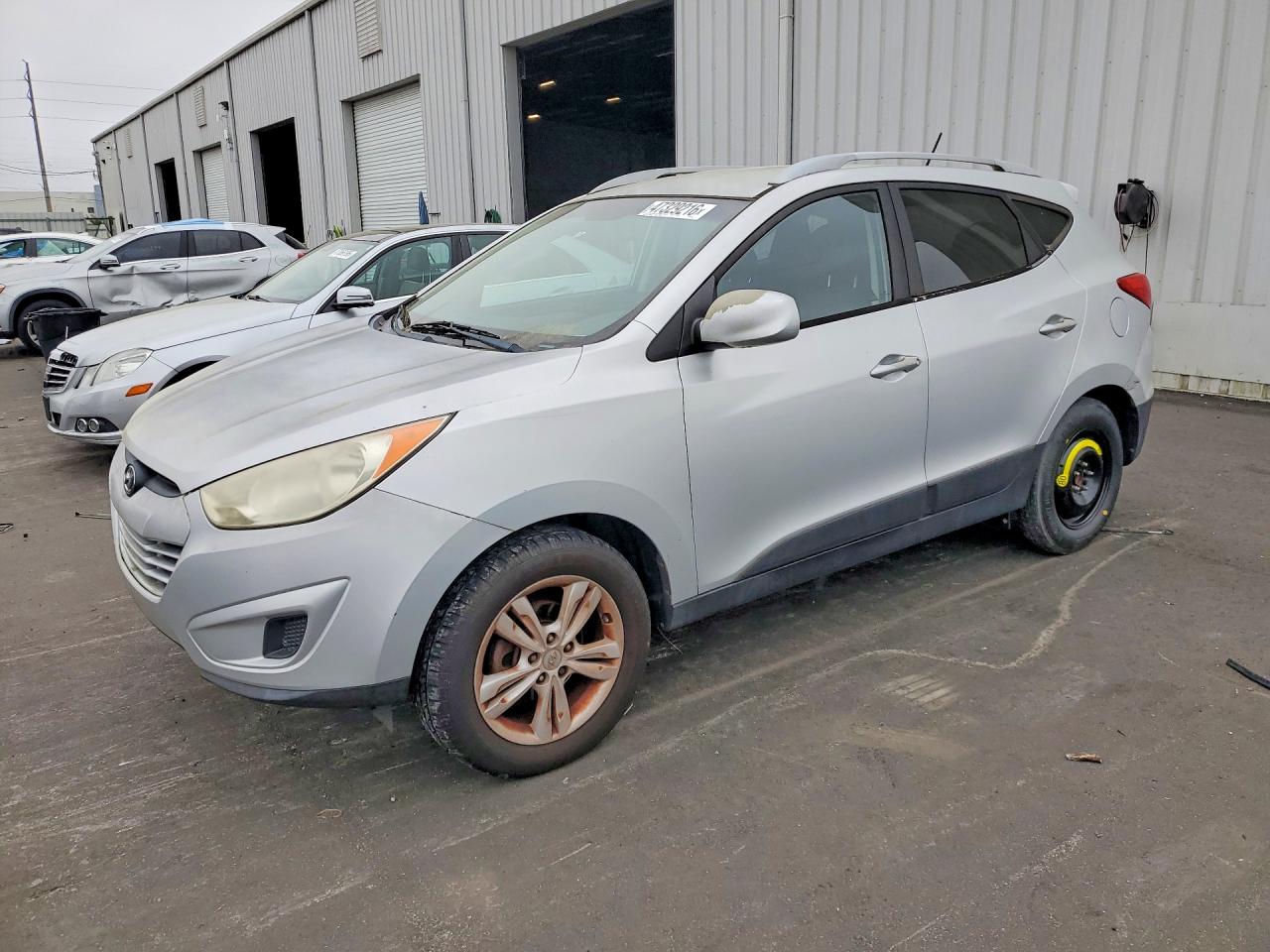 Salvage Hyundai TUCSON Image