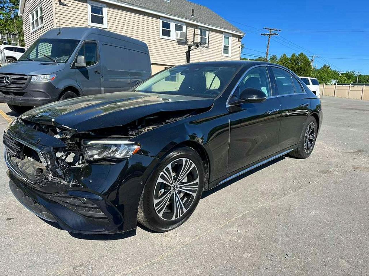 Salvage Mercedes-Benz E-Class Image