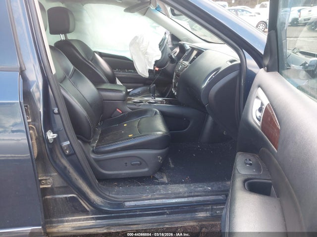 Nissan Pathfinder Platinum