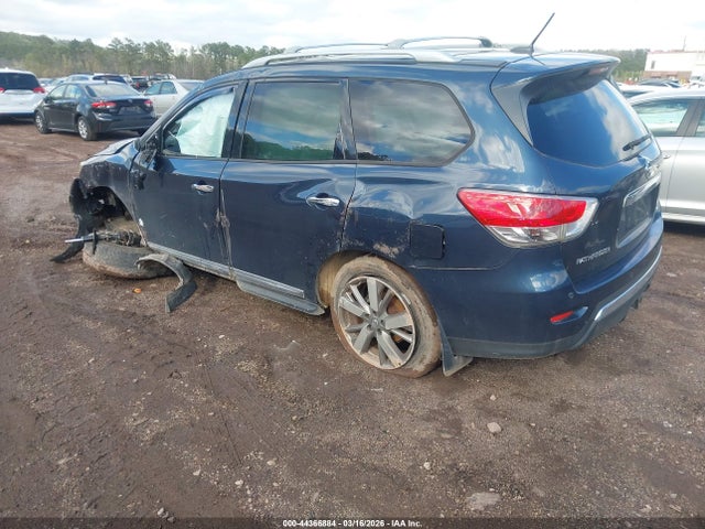 Nissan Pathfinder Platinum