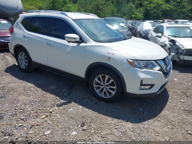 Salvage Nissan Rogue Image