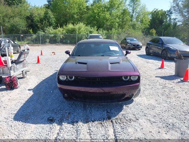 Dodge Challenger Sxt