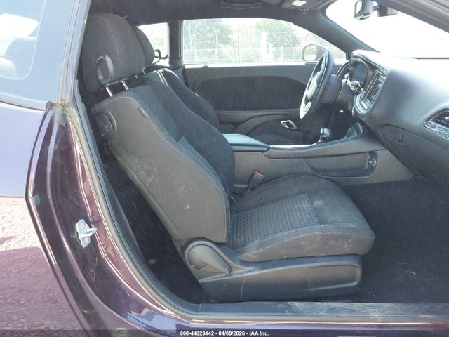 Dodge Challenger Sxt