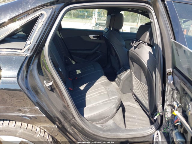 Audi A4 Premium Plus 45 Tfsi S Line Quattro S Tronic
