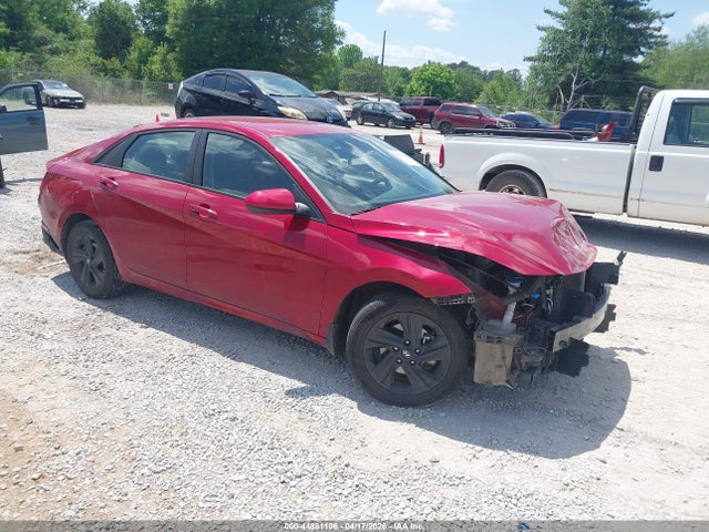 Salvage Hyundai ELANTRA Image