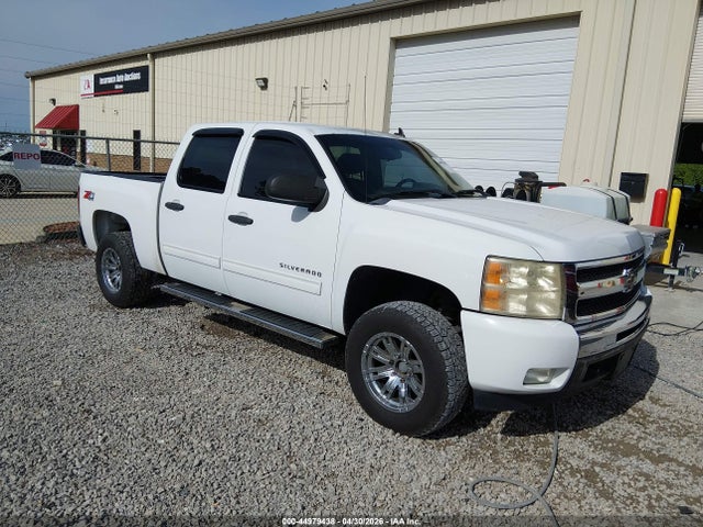 Salvage Chevrolet Silverado 1500 Image