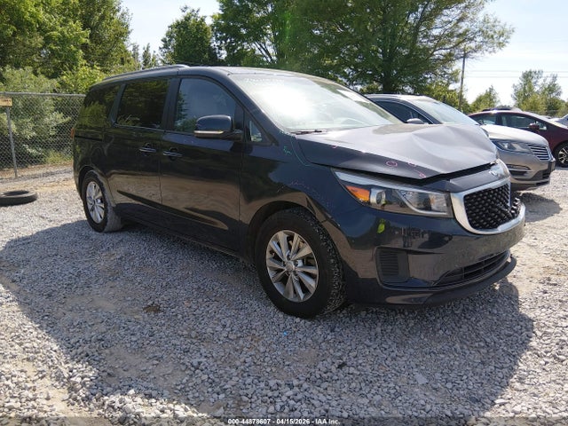 Salvage Kia Sedona Image