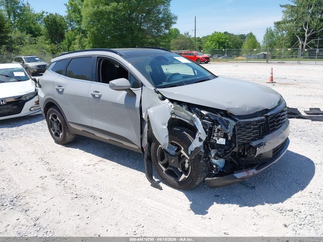 Salvage Kia Sportage Image