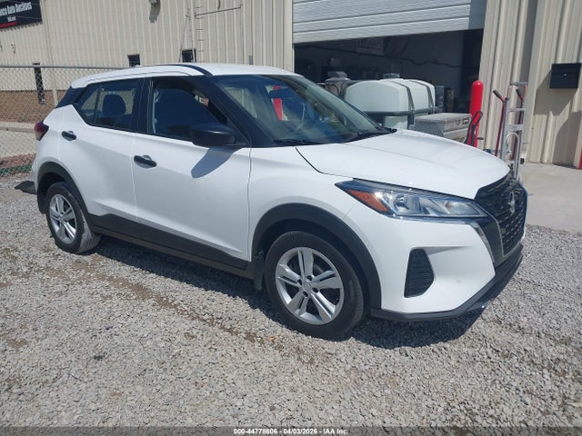 Salvage Nissan Kicks Image
