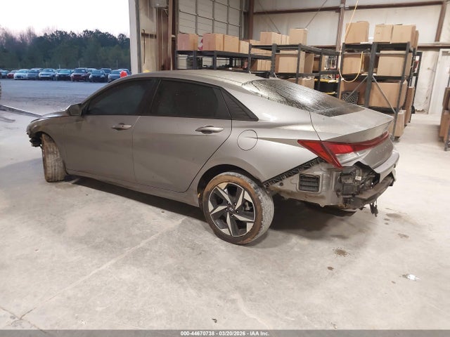 Hyundai ELANTRA Sel