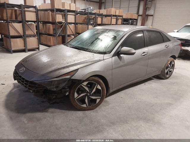 Hyundai ELANTRA Sel