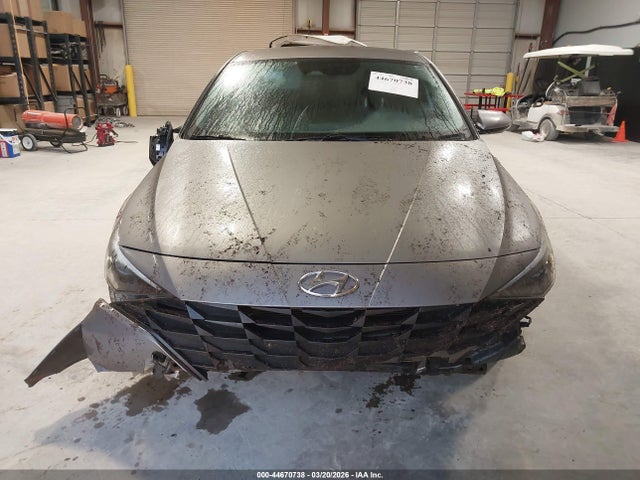 Hyundai ELANTRA Sel