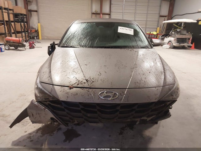 Hyundai ELANTRA Sel