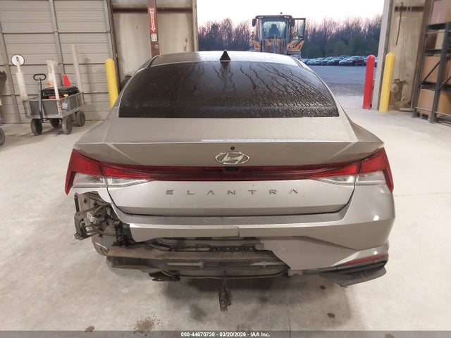Hyundai ELANTRA Sel