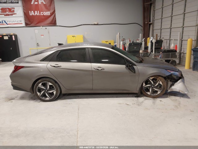 Hyundai ELANTRA Sel
