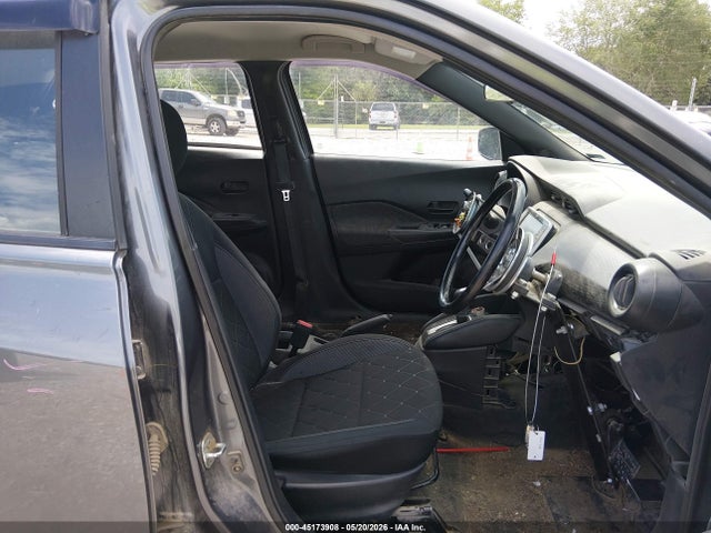 Nissan Kicks S