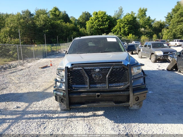Toyota Tundra Sr5 5.7l V8