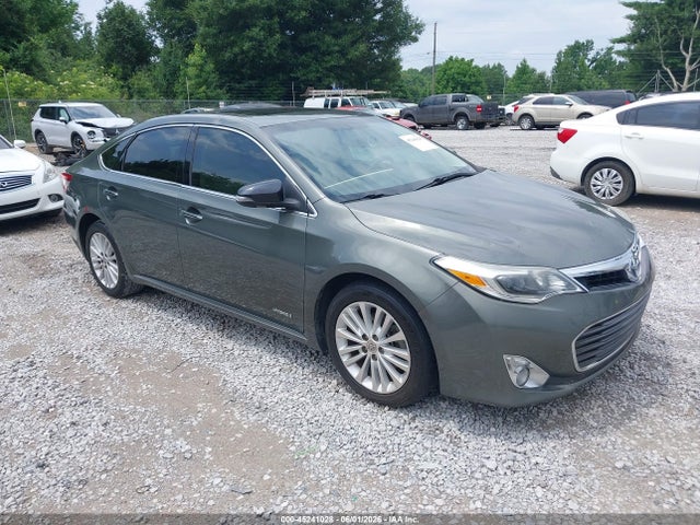 Salvage Toyota Avalon Hybrid Image