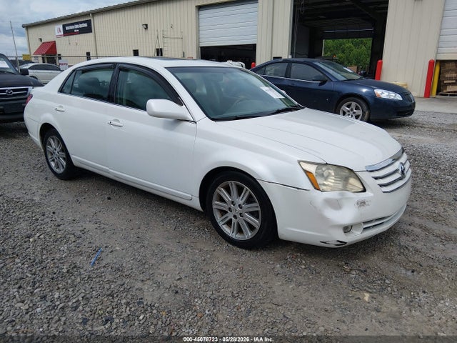 Salvage Toyota Avalon Image