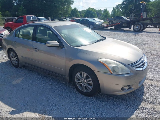 Salvage Nissan Altima Image