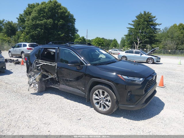 Salvage Toyota RAV4 Image