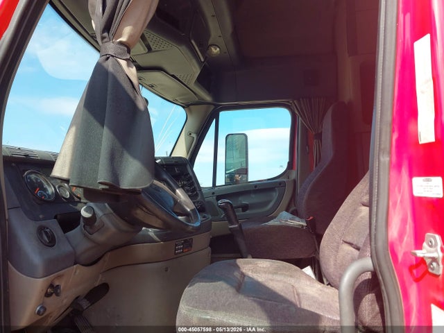 Freightliner Cascadia 113