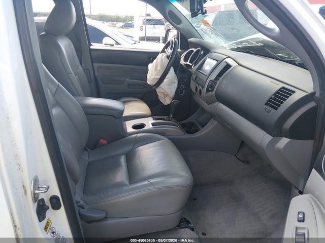 Toyota Tacoma Base V6
