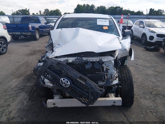 Toyota Tacoma Base V6