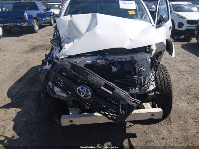 Toyota Tacoma Base V6
