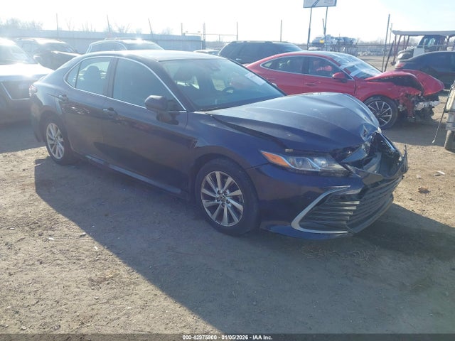 Salvage Toyota Camry Image