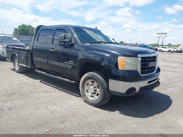Salvage GMC Sierra 2500 Image