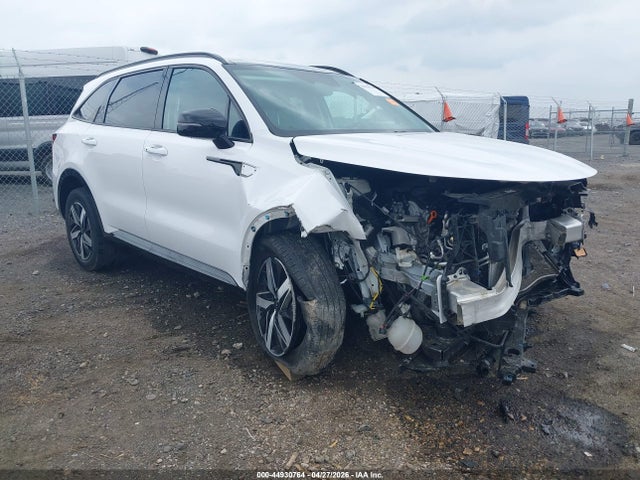 Salvage Kia Sorento Image