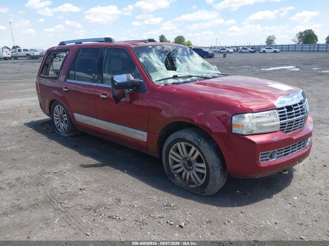 Salvage Lincoln Navigator Image