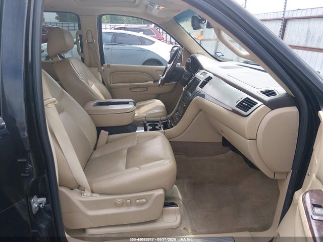 Cadillac Escalade Standard