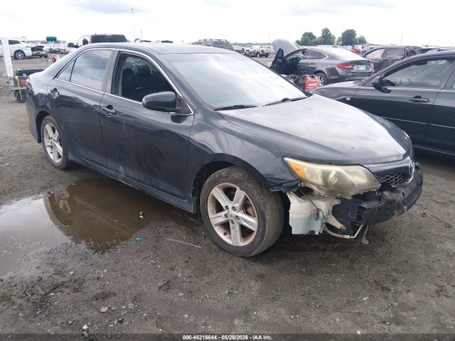 Salvage Toyota Camry Image