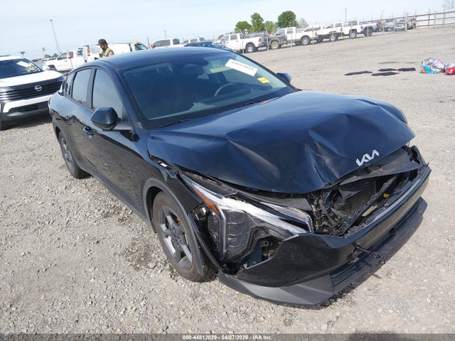 Salvage Kia K4 Image