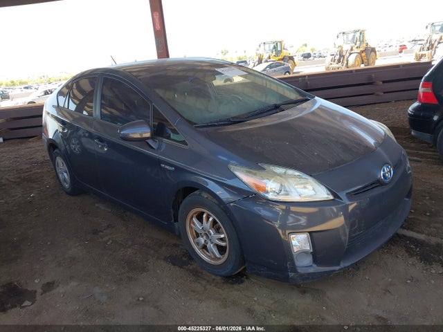 Salvage Toyota Prius Image
