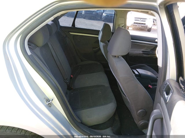 Volkswagen Jetta S