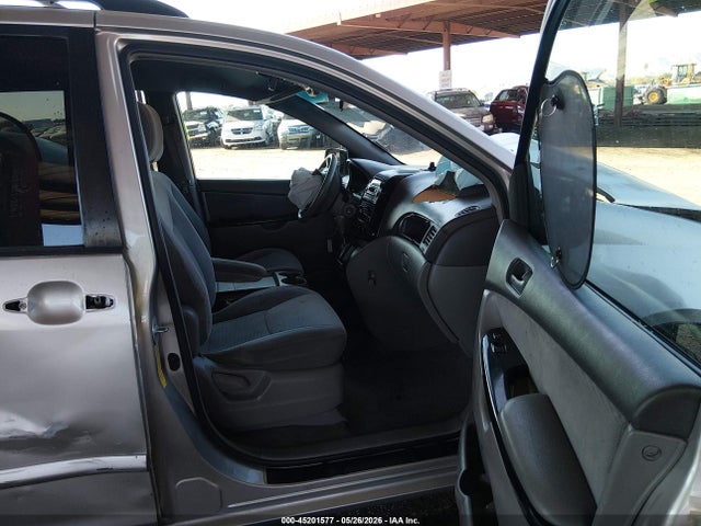 Toyota Sienna Le