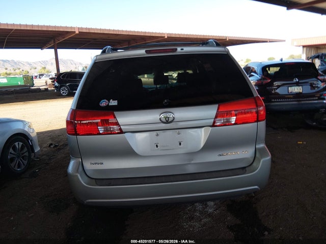 Toyota Sienna Le