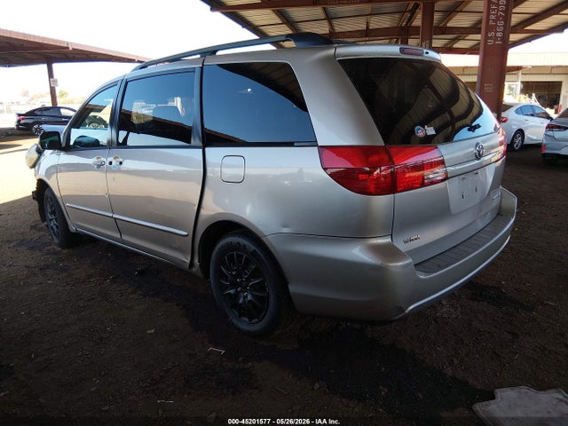 Toyota Sienna Le