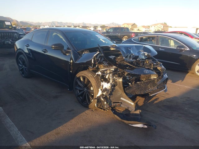 Salvage Toyota Crown Image