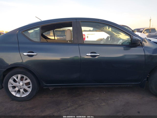 Nissan Versa 1.6 Sv