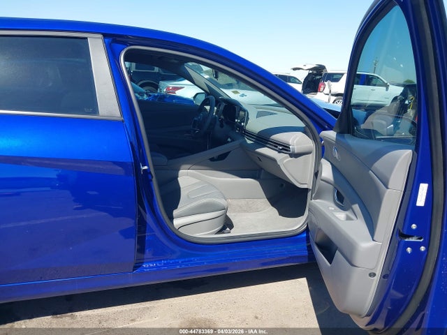 Hyundai ELANTRA Sel