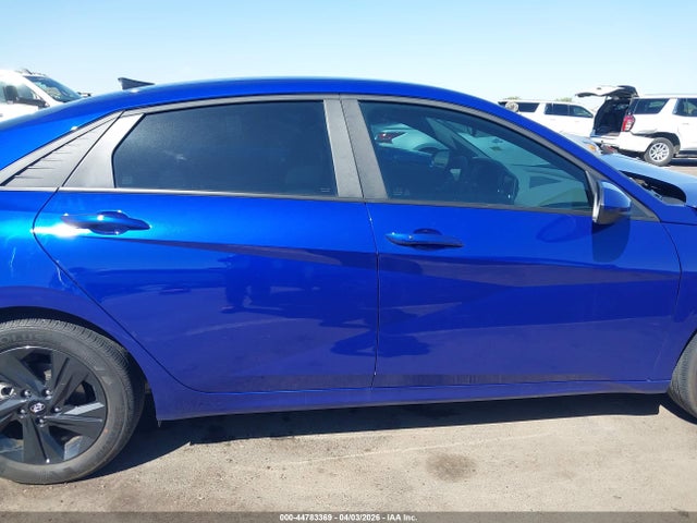 Hyundai ELANTRA Sel
