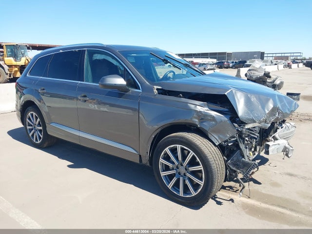 Salvage Audi Q7 Image