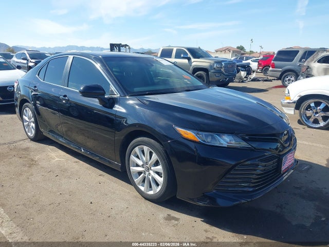 Salvage Toyota Camry Image